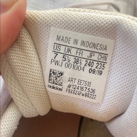 Adidas Classic Cream Sneakers - Picture 5 of 5